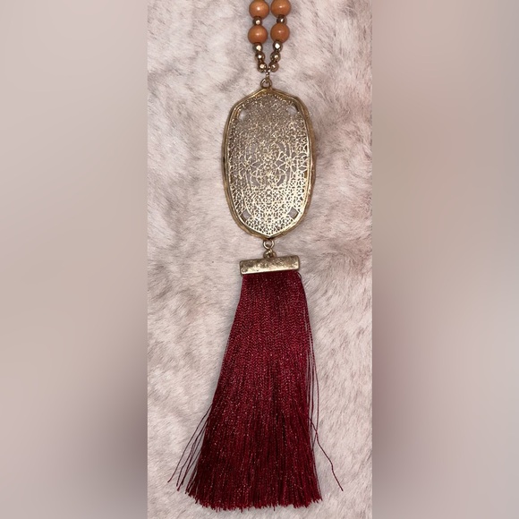 Versona Peach Beads Gold Tone Maroon Tassel  Necklace Boho - Picture 3 of 4